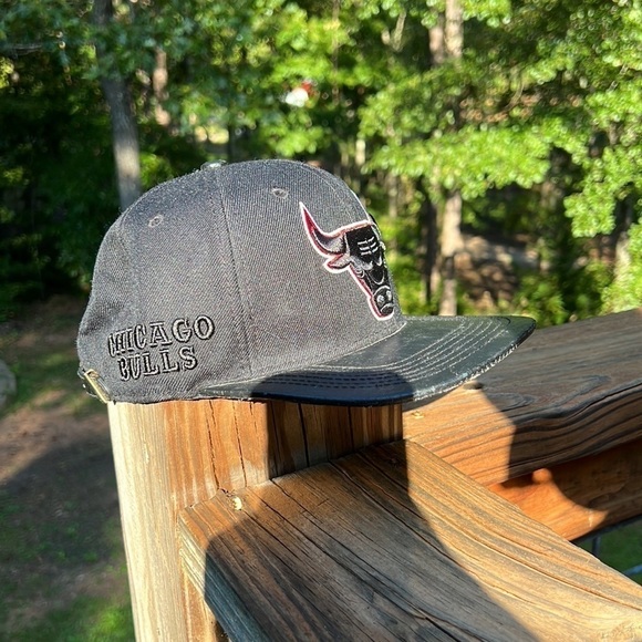 Pro Standard Chicago Bulls NBA Leather Bill Basketball Hat Cap Adjustable - Picture 3 of 10